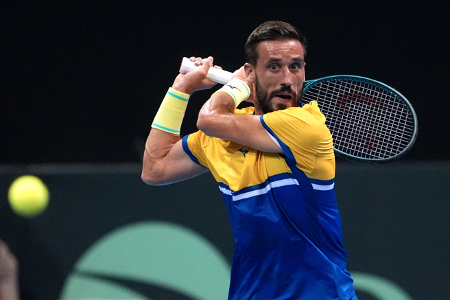 2024台維斯盃國際男子網球團體錦標賽世界一級15日進行中華隊、波赫隊之戰，波赫隊的祖赫（見圖）以2比1盤數力克中華隊曾俊欣。（黃世麒攝）
