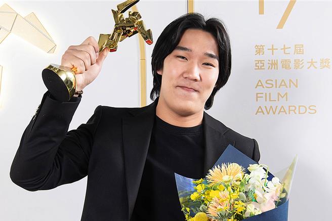 包德額爾登主演《薩滿男孩》勇奪亞洲電影獎最佳新演員。（海鵬提供）