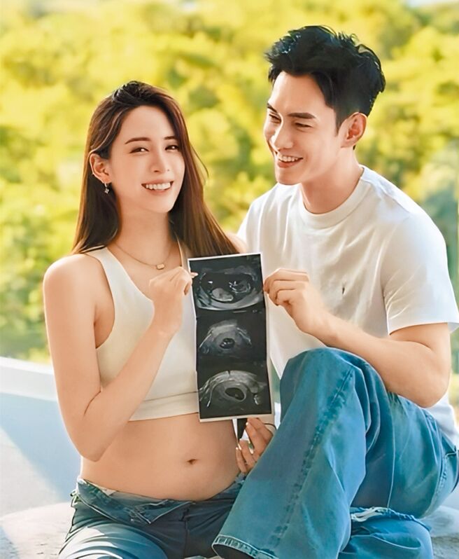 歐陽妮妮（左）、張書豪14日開心宣布懷孕的喜訊。（摘自IG）
