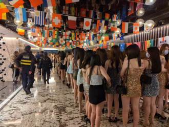 到酒店上班首日「被全場喇舌一遍」妹子崩潰：被抽乾了