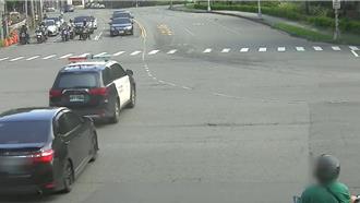 2歲男童高燒不退 楠梓警開道助順利就醫