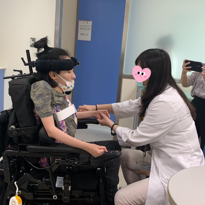 全球首個SMA（脊髓性肌肉萎縮症）治療藥物問世，政府終於在今年通過全適應症給付，並於8月上路。（圖／台灣生命之窗慈善協會提供）