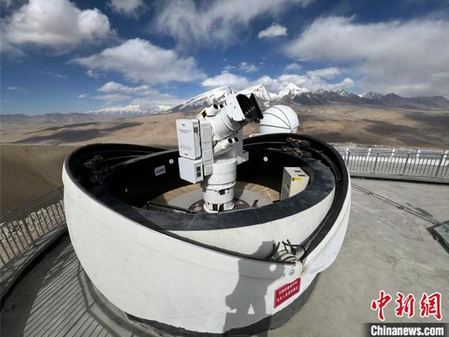 大陸首個業務化運行的雷射通訊地面站，在新疆帕米爾高原一處海拔4800公尺山頂建成。（中新網）