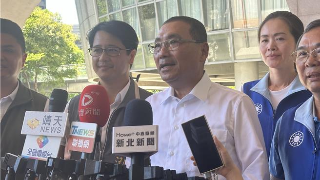 新北市長侯友宜呼籲政府加強檢視海巡量能，避免類似事件發生。（賀培晏攝）