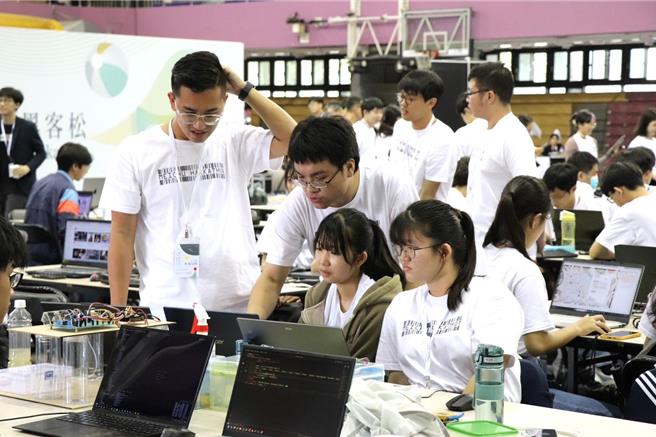 第12届「新竹X梅竹黑客松」创客竞赛将于10月19日至20日一连两天在阳明交大体育馆登场，即起至24日上午8点受理报名。（新竹市政府提供／陈育贤新竹传真）