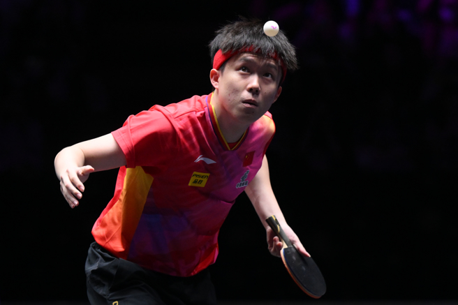 王楚钦不敌19岁同胞好手，遭大陆网友们炎上。（图／新华社）
