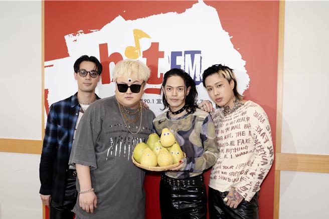 TRASH日前上電台節目受訪。（Hit Fm聯播網提供）