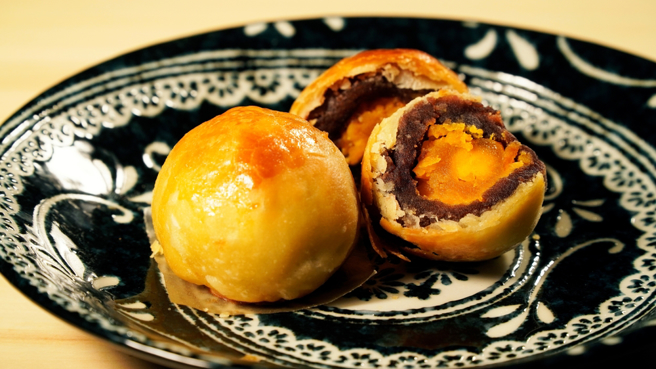 一名网友问大家敢买一颗20元的蛋黄酥吗？（示意图：shutterstock／达志）