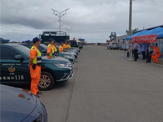 海巡岸、海聯合掃蕩，全面擴大檢查及海上登檢等威力掃蕩作為，杜絕走私、偷渡等不法。（第一巡防區提供／吳佩蓉宜蘭傳真）