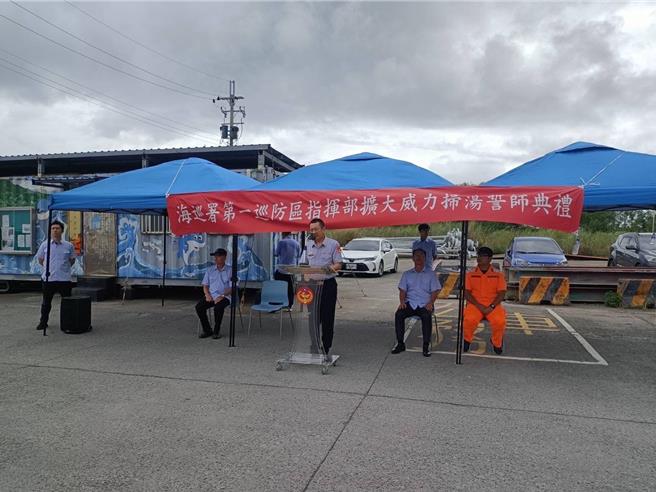 海巡岸、海聯合掃蕩，全面擴大檢查及海上登檢等威力掃蕩作為，杜絕走私、偷渡等不法。（第一巡防區提供／吳佩蓉宜蘭傳真）