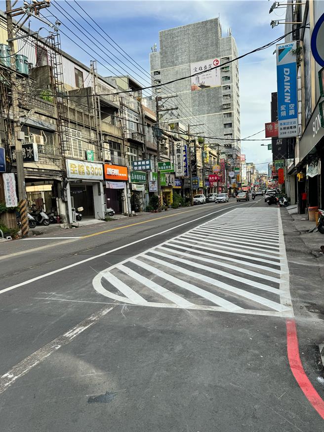 槽化线在今日下午16点30分已补绘完成。(捷运局提供／蔡依珍桃园传真)
