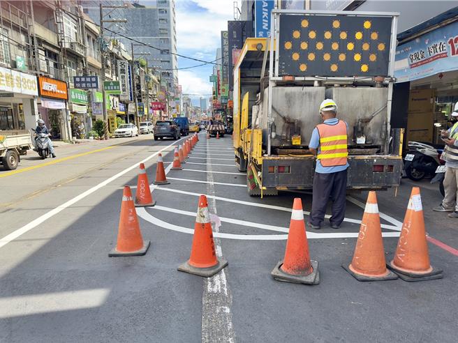 槽化线在今日下午16点30分已补绘完成。(捷运局提供／蔡依珍桃园传真)