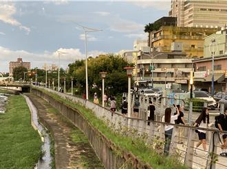 斥資逾27億整治臭水溝 老街溪躍升桃園最夯親水景點