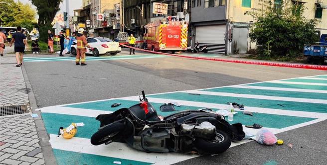 34岁的彭姓男子驾驶宾士车16日下午行经新竹市虎林国中前时，逆向撞上2辆机车，整起事故造成1死5伤。（翻摄照片／王惠慧新竹传真）