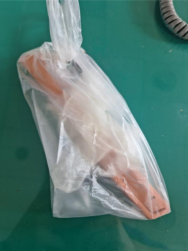 胡姓男子刺杀泰国籍男子的水果刀。（民眾提供）