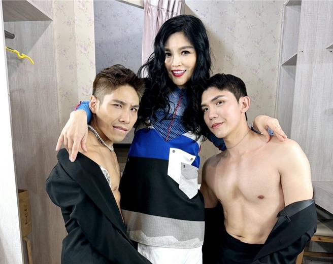 談詩玲日前拍攝新歌〈牽豬弟〉MV。（豪記唱片提供）