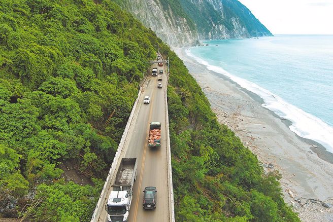 天災頻傳、中秋沒連假，蘇花公路車潮不到去年同期2成。圖為蘇花公路。（示意圖／公路局提供）