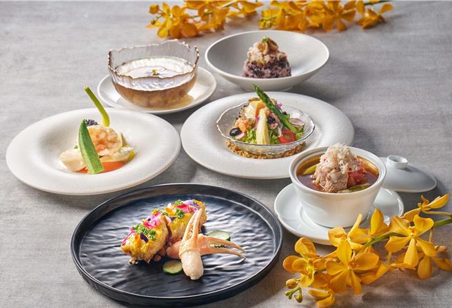 经典台菜餐厅「蓬莱邨」今年主打全程「免沾手」秋季套餐，套餐每套1680元加1成起，让老饕优雅品蟹。（图／台北福华大饭店）