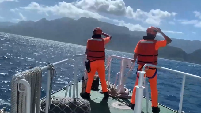 民眾17日上午報案表示台東縣長濱鄉海域報案疑有航空器墜海。（圖 / 海巡署提供）