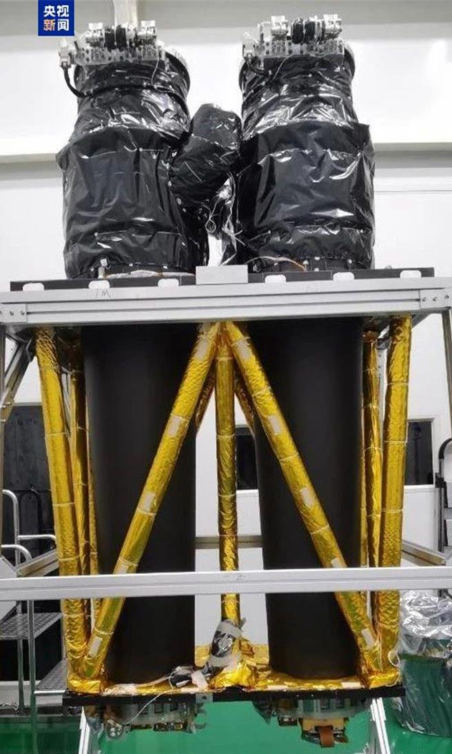 不一样的中秋月！陆科学家首次从太空传回完整月亮X射线图像。图为「风行天」太空X射线望远镜 。（大陆央视）