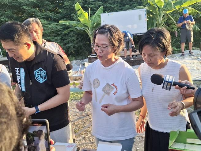 蔡壁如（中）认为，在柯文哲的这个案子上，她要谴责很多的执政党民意代表，甚至他们的侧翼，跟特定媒体，党、政、媒，一天一文者，每天都可以编撰一些小故事。（张妍溱摄）