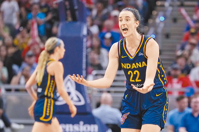 克拉克16日打破单季菜鸟得分最多纪录。（美联社）