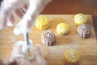 消費降級 陸月餅禮盒銷量近腰斬