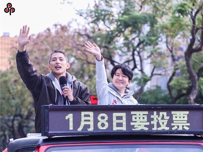 民进党台北市议员许家蓓（右）因罹患子宫内膜癌病逝，享年47岁。（本报资料照片）