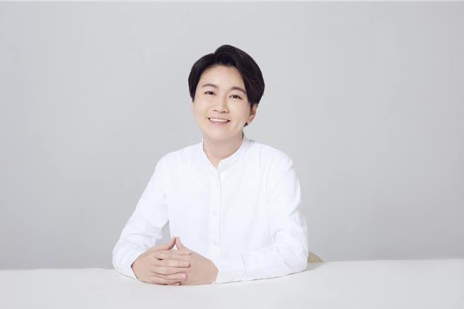 民进党台北市议员许家蓓18日凌晨因罹患子宫颈内膜癌，并引发多重器官衰竭而病逝，享年47岁。 （摘自许家蓓脸书／丁上程台北传真）