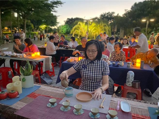 新北市三峽區北大特區聯合策進會，17日中秋節晚間在台北大學舉辦「ESG中秋千人茶禪活動」。（新北社會局提供）