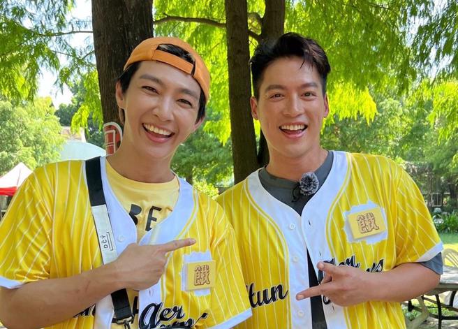炎亞綸（左）是許孟哲的老闆。（中視提供）