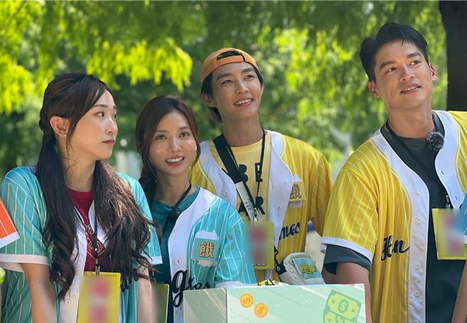 Una（左起）、蔡黃汝、炎亞綸、許孟哲一同上《飢餓遊戲》。（中視提供）