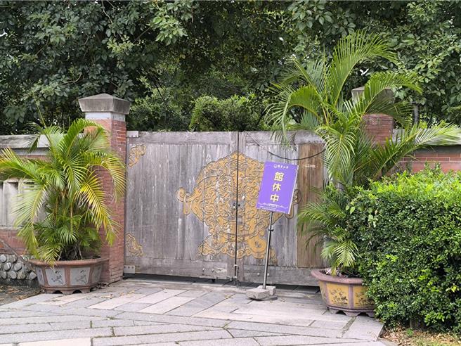 「摘星山庄」休馆已7个多月。（李京升摄）