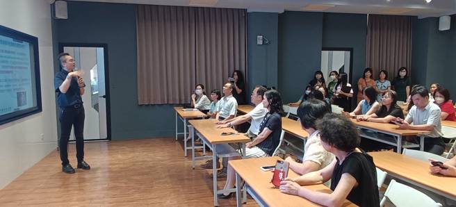 學士後護理系打造智慧教學環境 透過ICT技術進行學生的即時互動與學習進度追蹤。(照片/中臺科技大學提供)