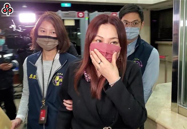 时任台北市殡葬管理处副处长王文秀，涉向殡葬业者索取每次10万至30万元不等贿款，护航业者取得标案，北检依贪污治罪条例起诉。（本报资料照片）