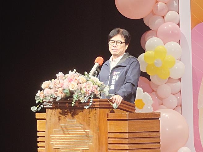 高雄市长陈其迈分享学生时期经歷，自嘲「学生很皮」。（任义宇摄）