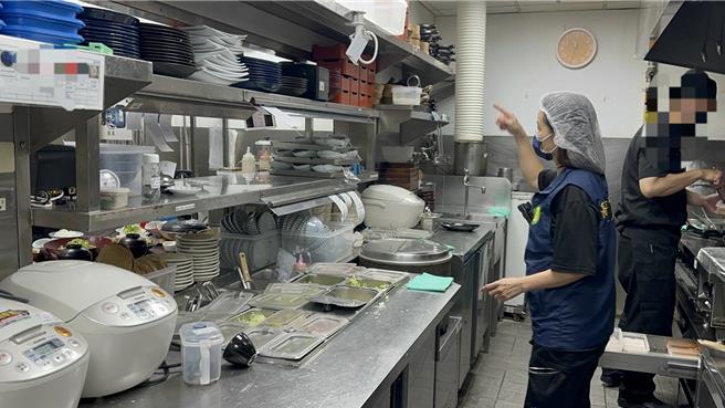 高雄市卫生局前往百货稽查未发现老鼠踪迹，但业者已承认有老鼠出没。（高雄市卫生局提供／任义宇高雄传真）