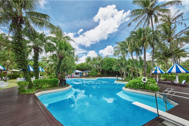 垦丁凯撒、台南趣淘及台东趣淘漫旅携手推「集三千宠爱」优惠活动，活动期间预订任一专案，入住即赠三馆千元住宿抵用券。（垦丁凯撒提供） 