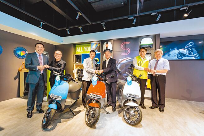 昔日廣為各界爭取開店的Gogoro，如今正面臨市場轉換的艱困期，就看Gogoro的新團隊如何重新站在車廠的角度，再度搶回國內市場。圖／郭文正