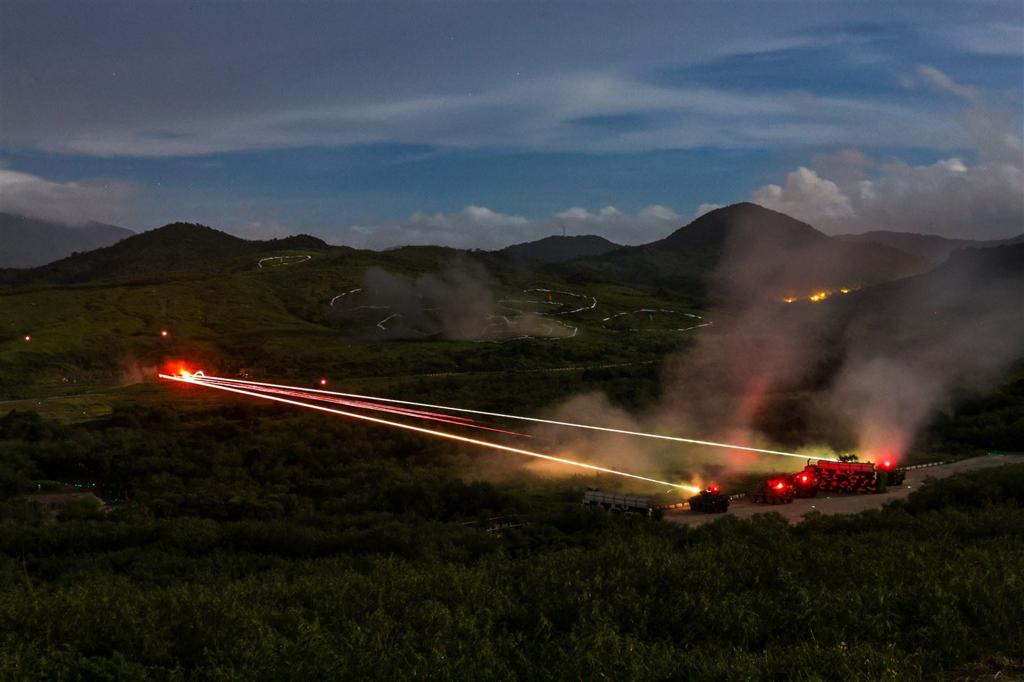 三軍聯合夜間實彈射擊 驗證作戰效能