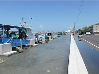 天文大潮最高潮位達207公分 雲林箔子寮漁港防潮牆守住了