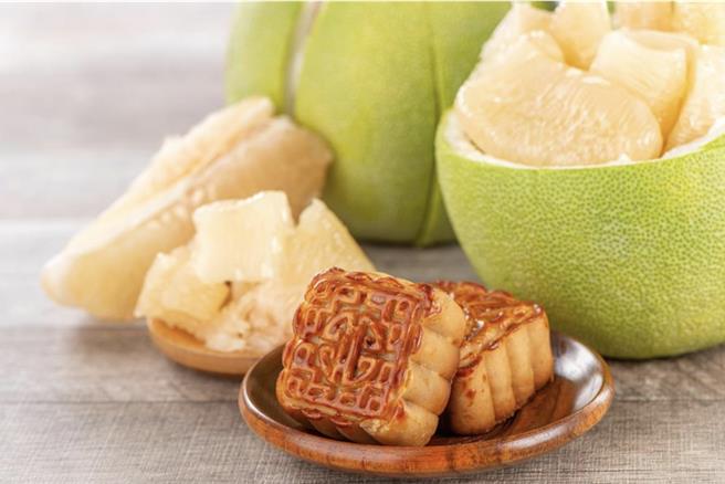 網路直播賣月餅有多暴利？「高檔月餅」單個成本不超5元人民幣，有主播佣金20％。（圖：shutterstock／達志）