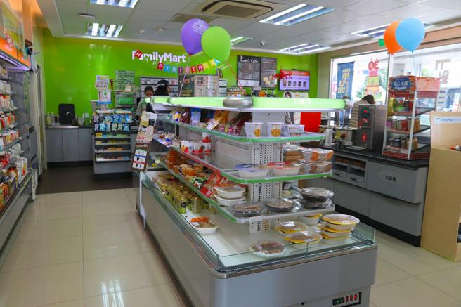 全家一间门市突然祭出友善食光商品买1送1，让眾多网友相当羡慕。（示意图：shutterstock／达志）