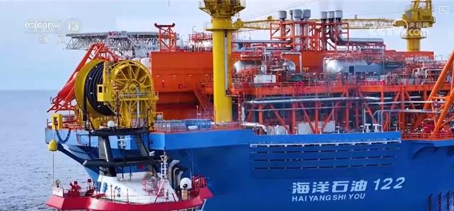 陆大国重器海葵一号和海基二号将同时投产。（大陆央视）