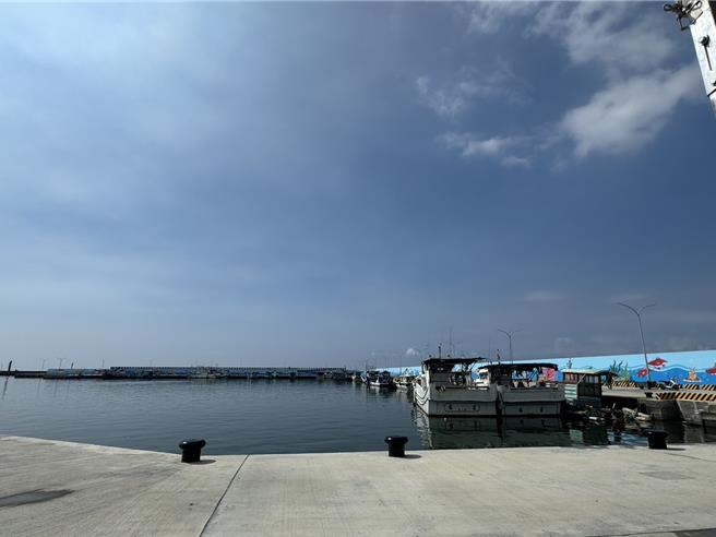 新建中芸渔港渔筏泊区，可停泊90艘渔船筏。（洪靖宜摄）