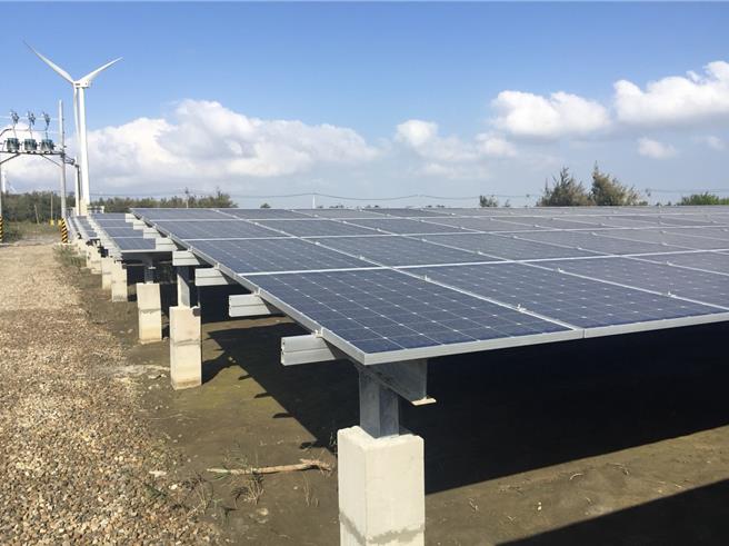 雲林縣政府日前發函經濟部能源署要求中央綠能政策應擬訂總量管制讓地方政府有所依循。（本報資料照片）