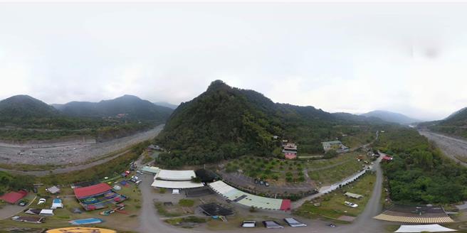 在六龟经营露营区的新发里长刘俊麟表示，他在地方经营露营区已超过10年，今年出现露营区事业萧条期，8成人潮已不见。（业者刘俊麟提供／林雅惠高雄传真）