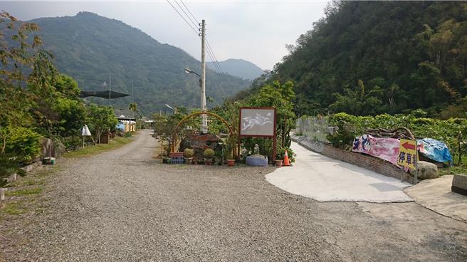 在六龟经营露营区的新发里长刘俊麟表示，他在地方经营露营区已超过10年，今年出现露营区事业萧条期，8成人潮已不见。（业者刘俊麟提供／林雅惠高雄传真）