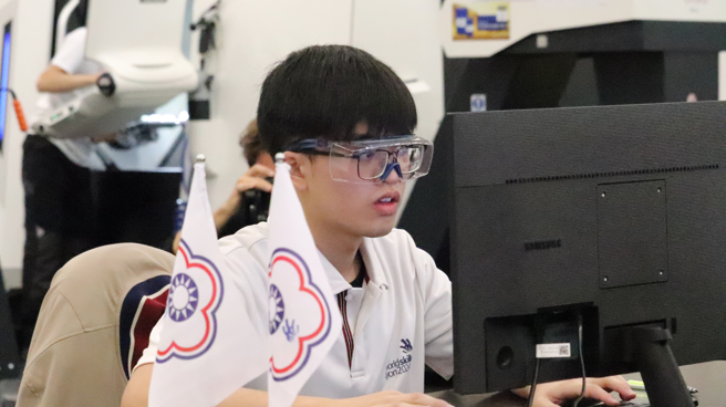 獲CNC車床職類銅牌林詠軒同學。(照片/新北市政府教育局提供)