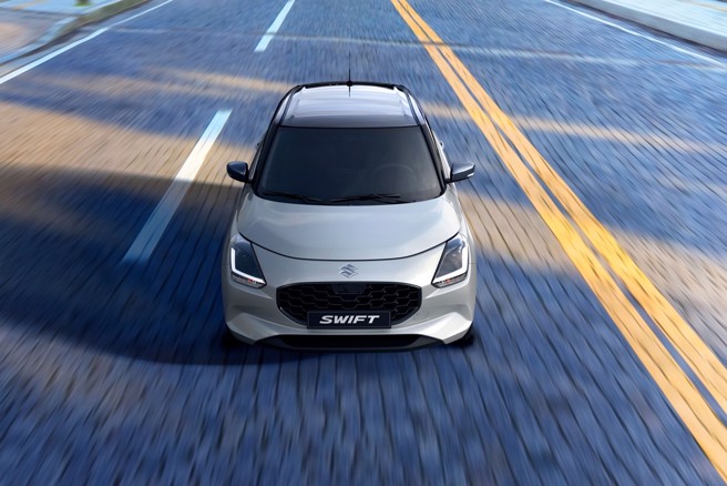 引擎盖採取家族蚌壳式经典造型，搭配六角形水箱护罩，图为SILVER车色。（TAIWAN SUZUKI提供／陈大任台北传真）